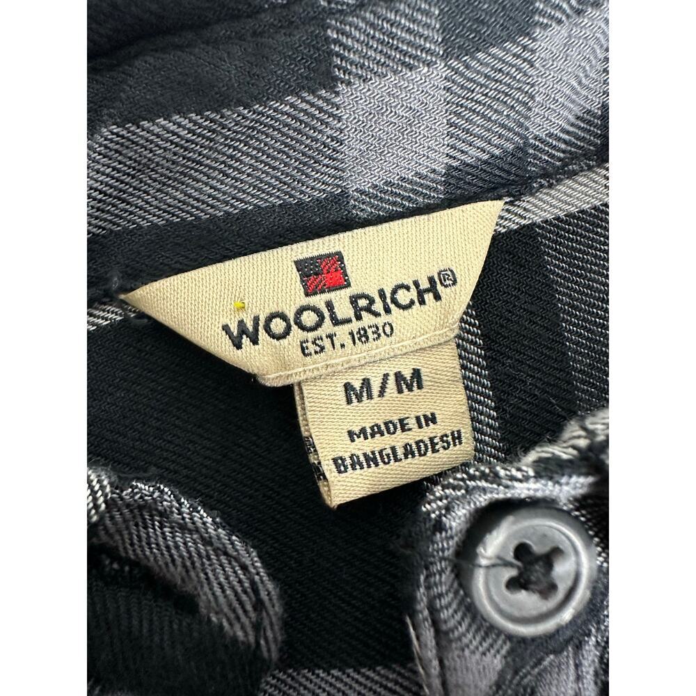 Woolrich Size Medium Black White Plaid Button Down Soft Nylon Long Sleeve Shirt - Picture 3 of 7